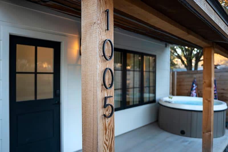 Alley Kat Guesthouse With Private Hot Tub Fredericksburg Exterior foto